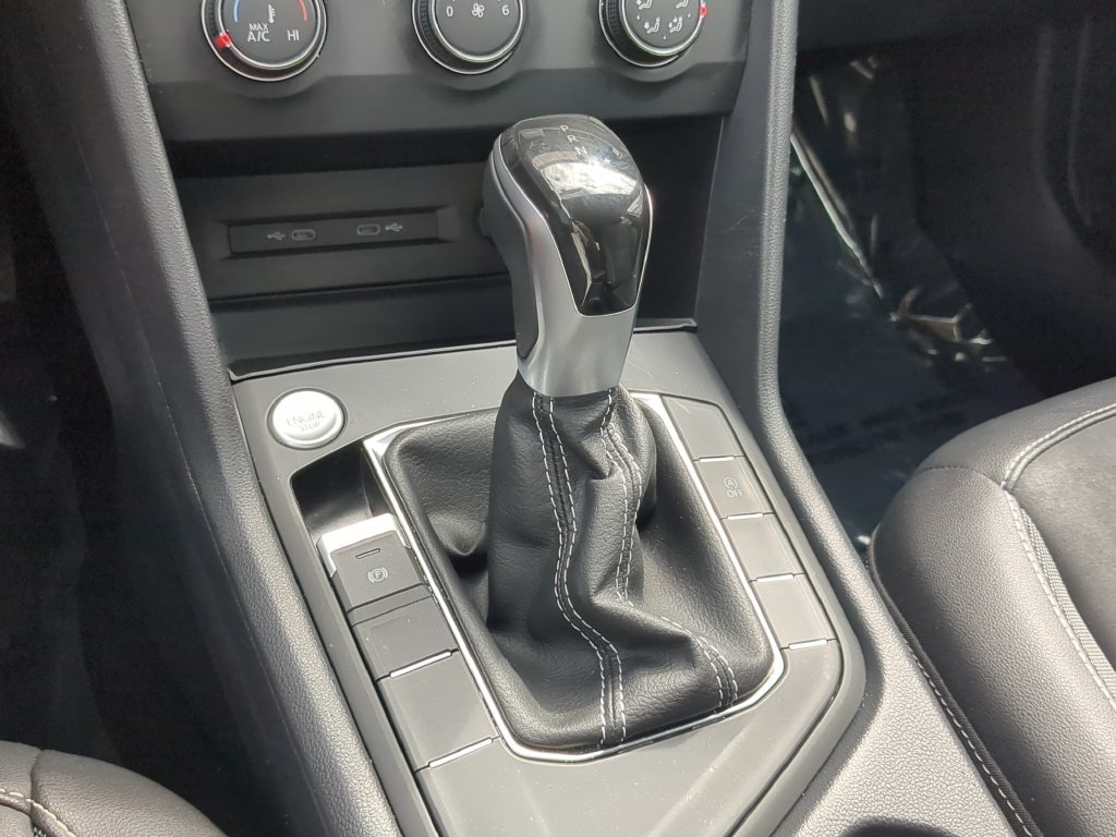 Certified 2022 Volkswagen Taos SE FWD image 24