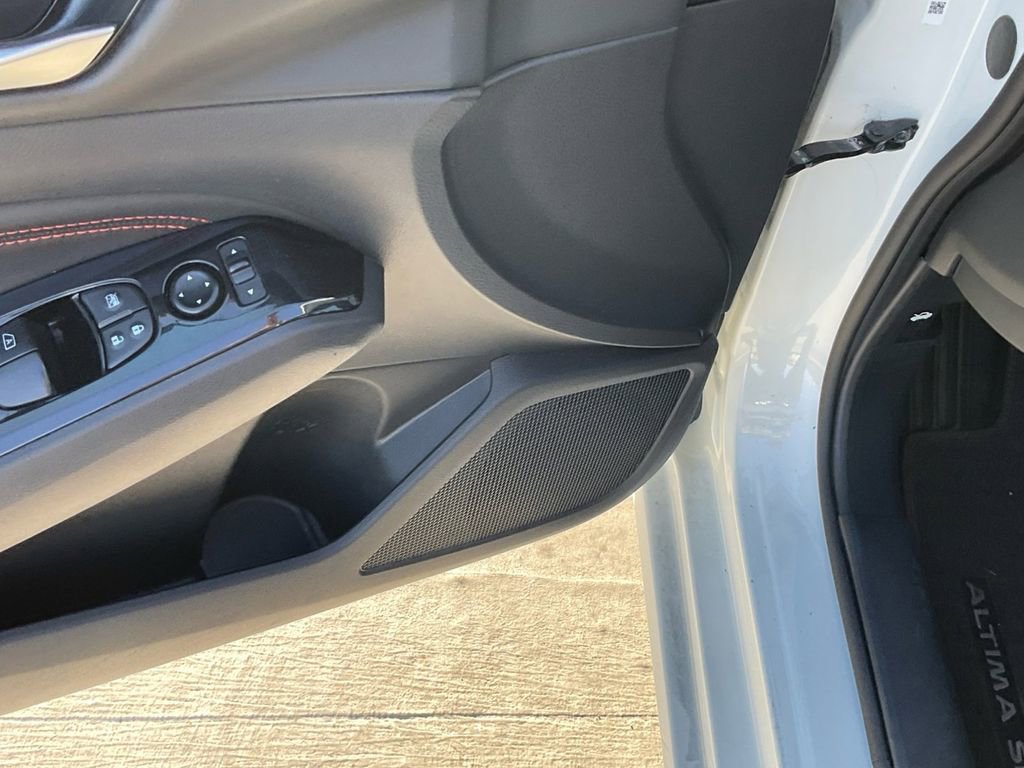 Used 2023 Nissan Altima 2.5 SR image 13