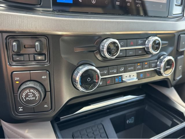 Used 2026 Ford F250 Platinum w/ Platinum Plus Package AWD/4WD image 29