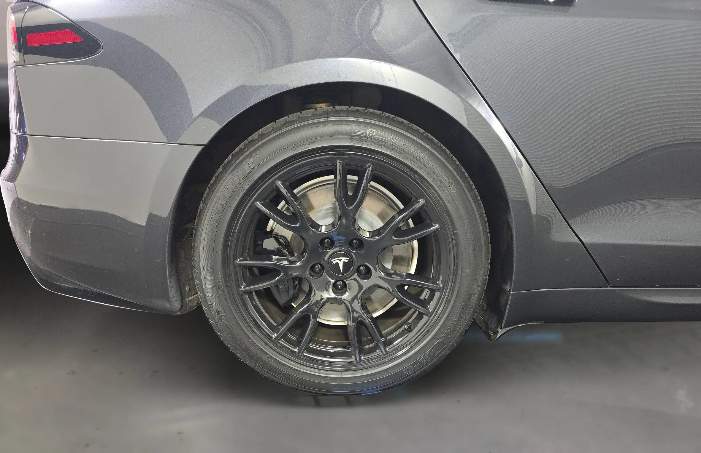 Used 2024 Tesla Model S AWD/4WD image 18