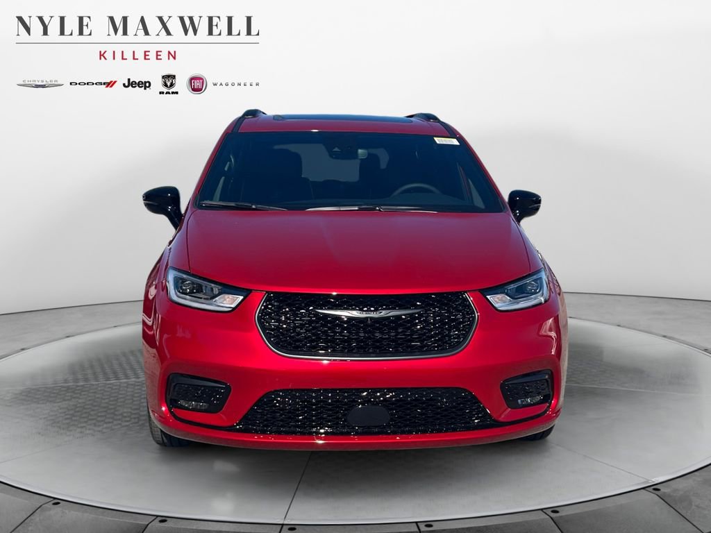 New 2026 Chrysler Pacifica Limited image 18