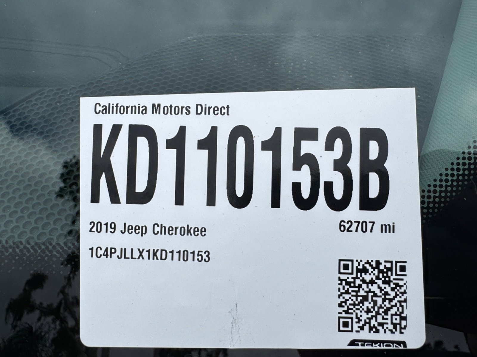Used 2019 Jeep Cherokee Latitude Plus w/ Cold Weather Group FWD image 21