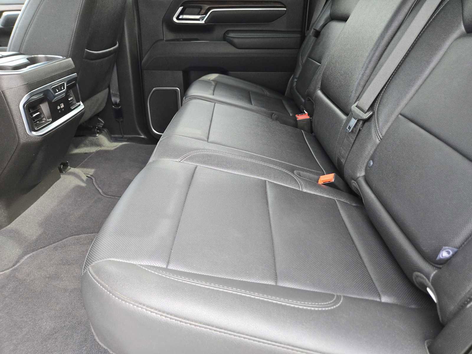 Certified 2025 GMC Sierra 2500 SLT w/ SLT Convenience Package image 29