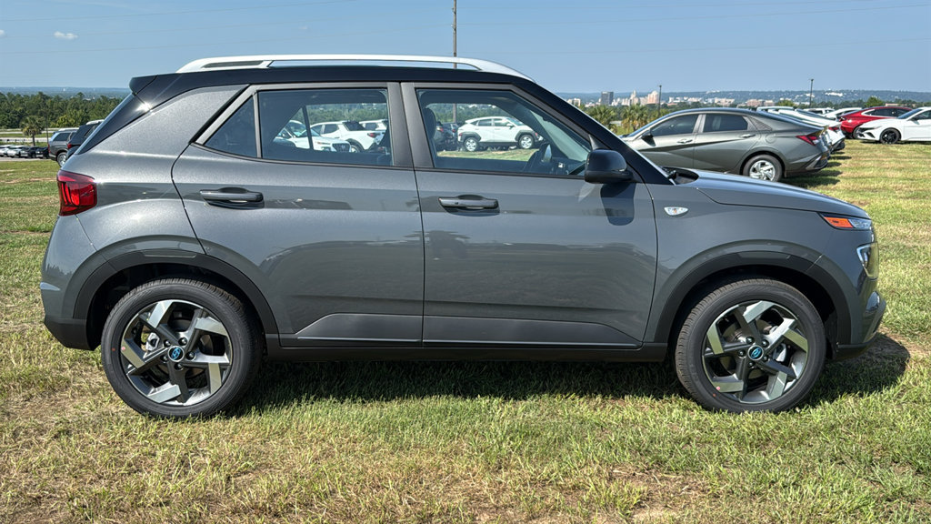 New 2026 Hyundai Venue SEL FWD image 8