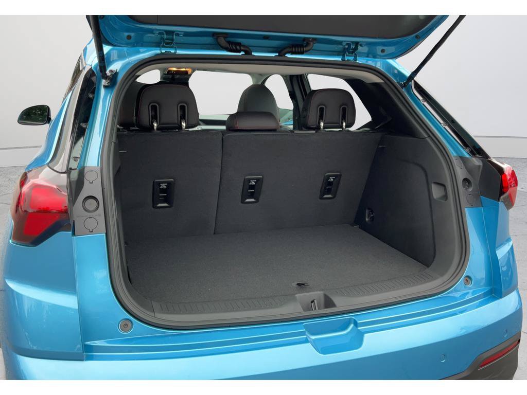 New 2027 Chevrolet Bolt RS w/ Technology Package FWD image 17