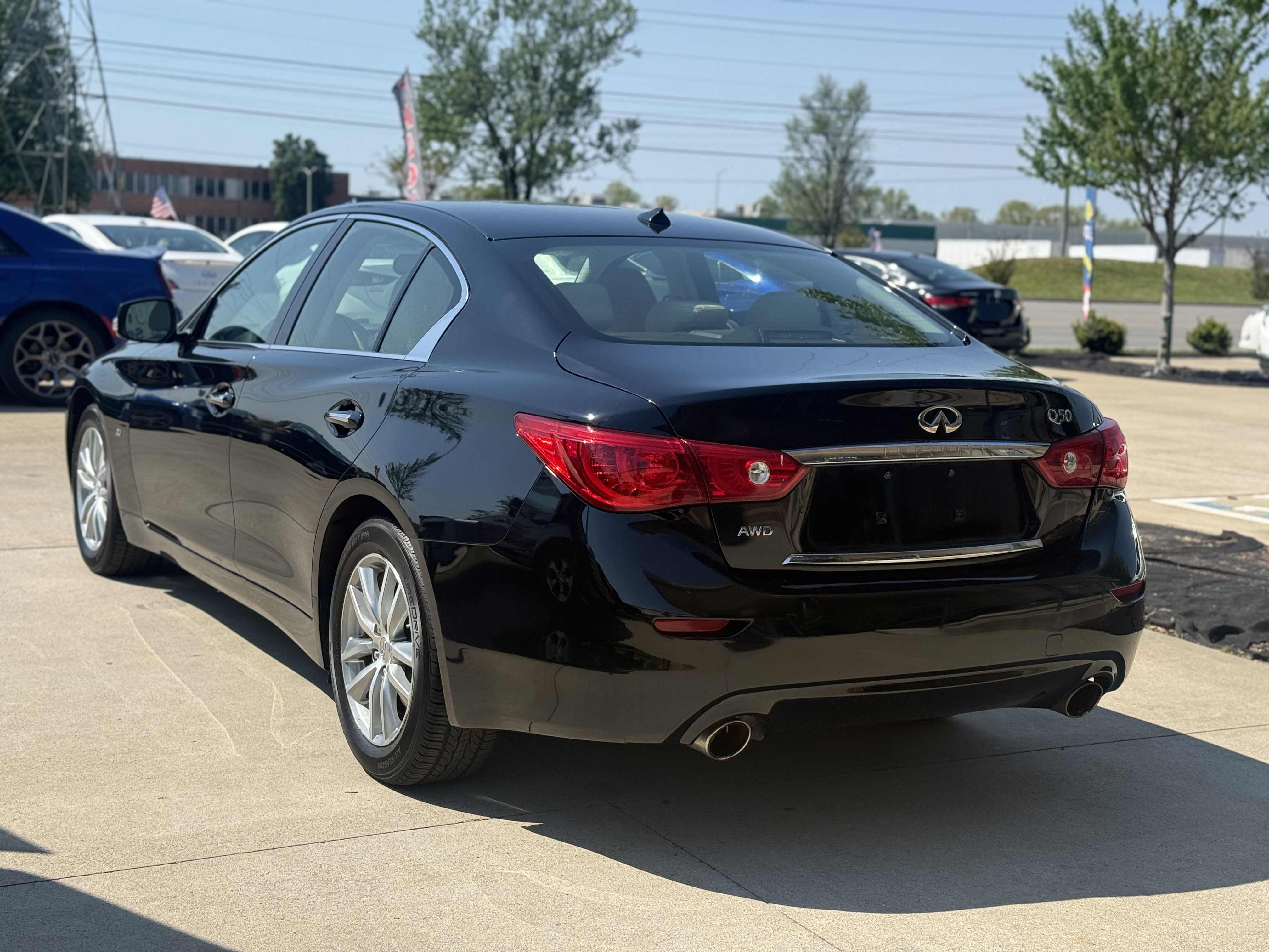 Used 2015 INFINITI Q50 Premium w/ Navigation Package AWD/4WD image 5