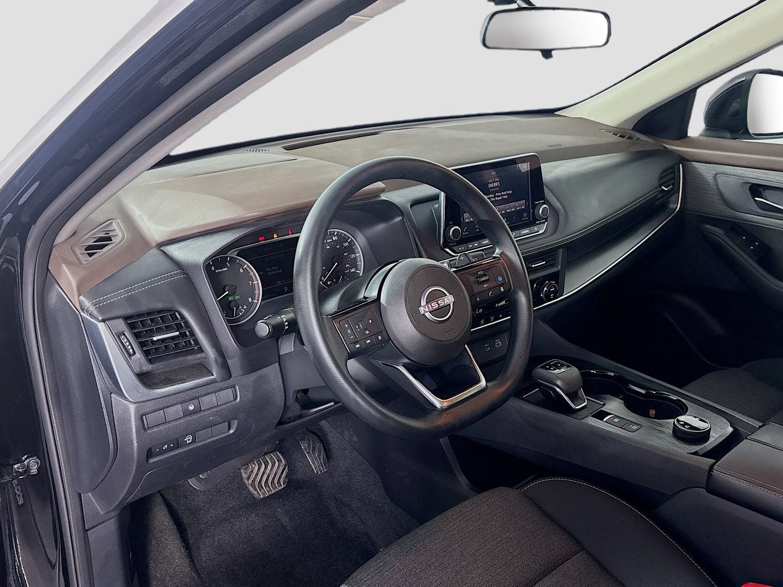 Used 2023 Nissan Rogue SV AWD/4WD image 9