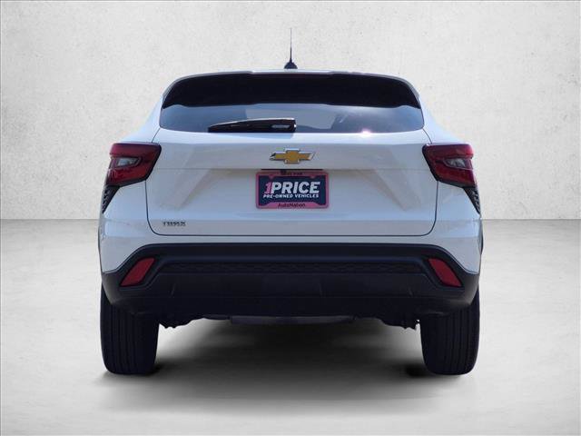Used 2024 Chevrolet Trax LS w/ Driver Confidence Package FWD image 7
