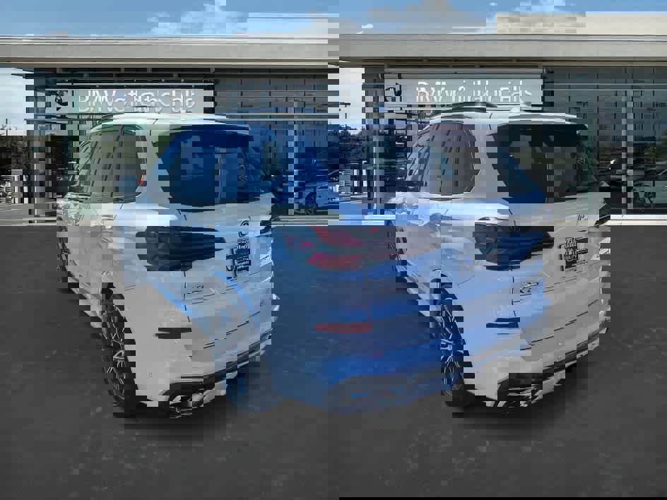 Used 2026 BMW X5 xDrive50e w/ M Sport Package image 7