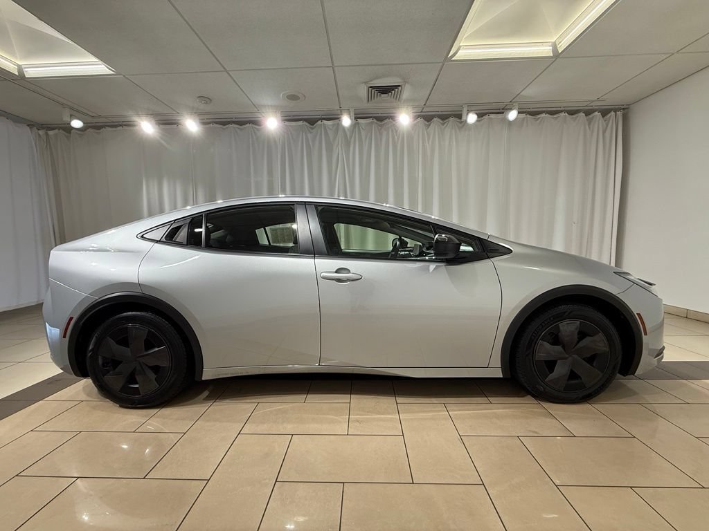 Certified 2025 Toyota Prius LE FWD image 6