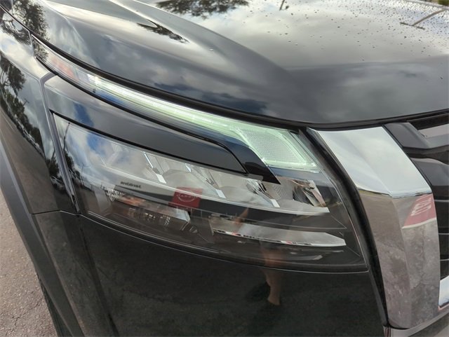 New 2025 Nissan Pathfinder SL image 11