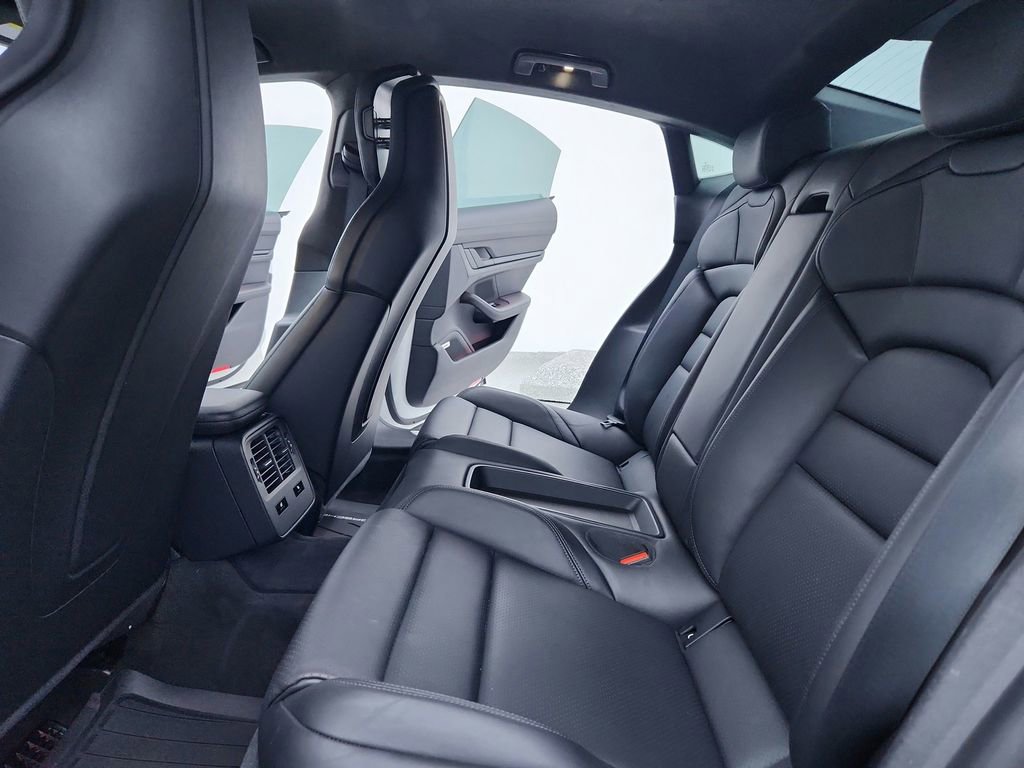 Used 2021 Porsche Taycan Turbo image 29