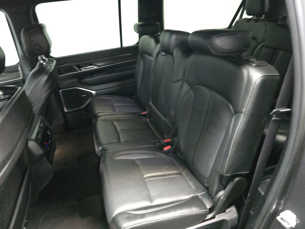 Used 2023 Jeep Wagoneer L Series III w/ Preferred Equipment Group AWD/4WD image 34