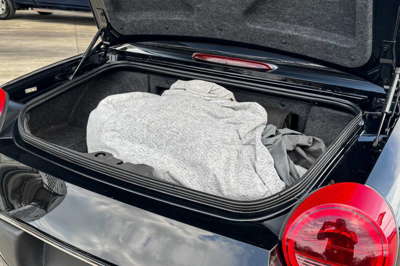 Used 2002 Ford Thunderbird Deluxe image 28