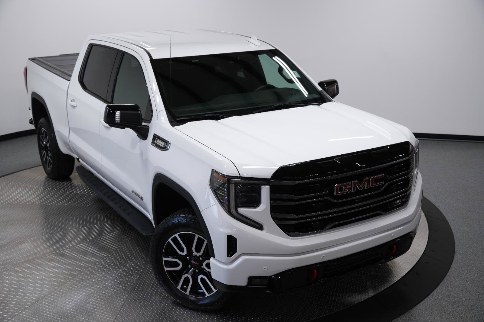 Used 2025 GMC Sierra 1500 AT4 w/ AT4 Premium Package AWD/4WD image 45