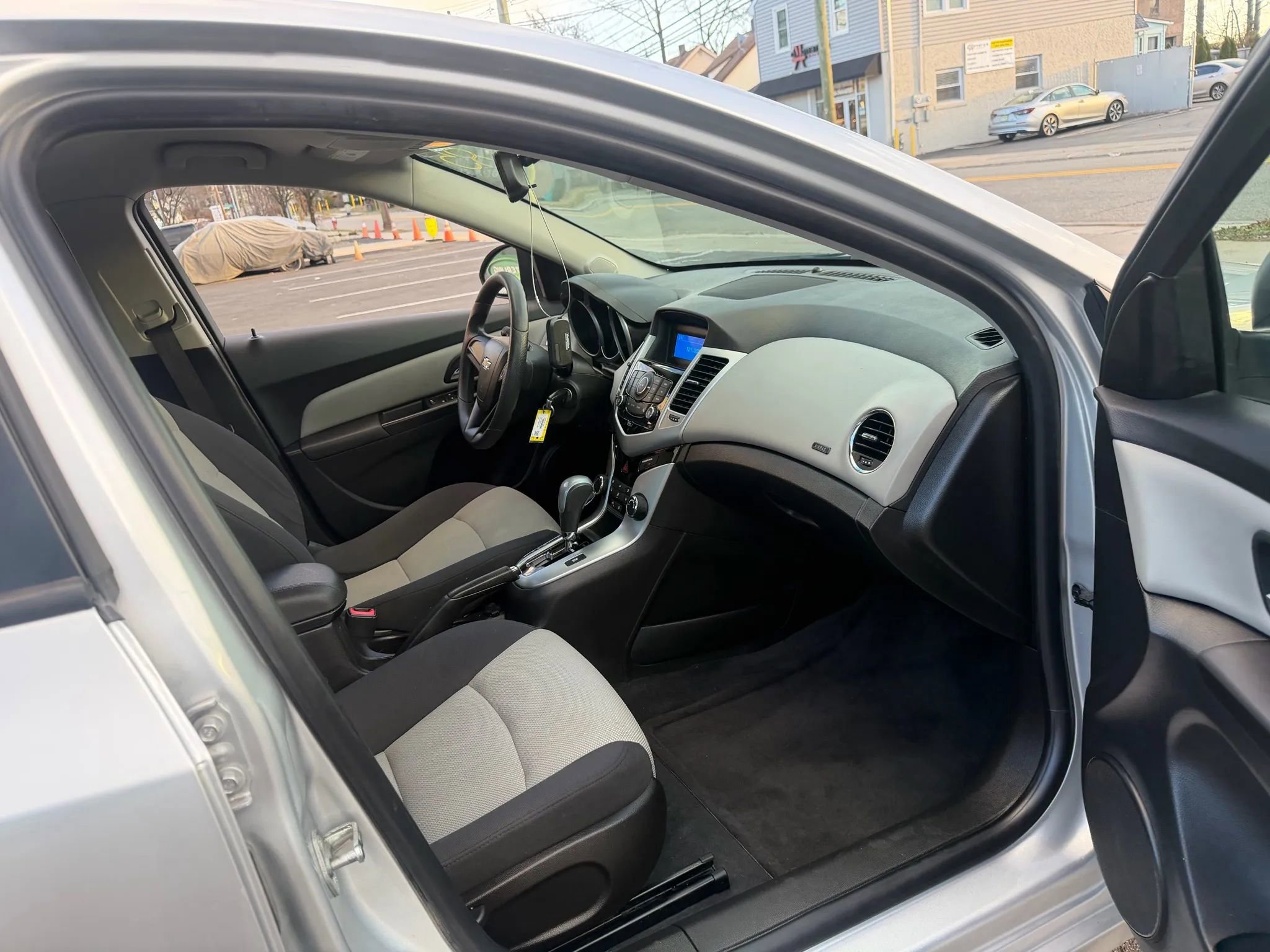 Used 2016 Chevrolet Cruze LS image 25