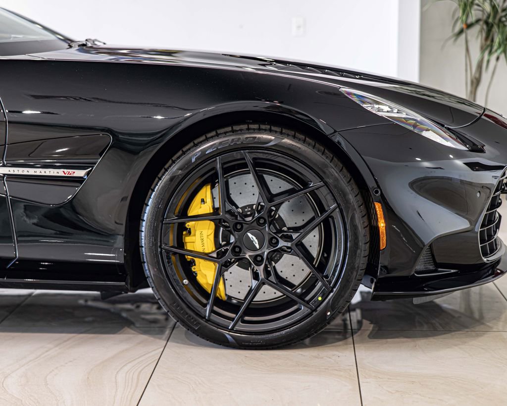 New 2026 Aston Martin Vanquish Convertible RWD image 10