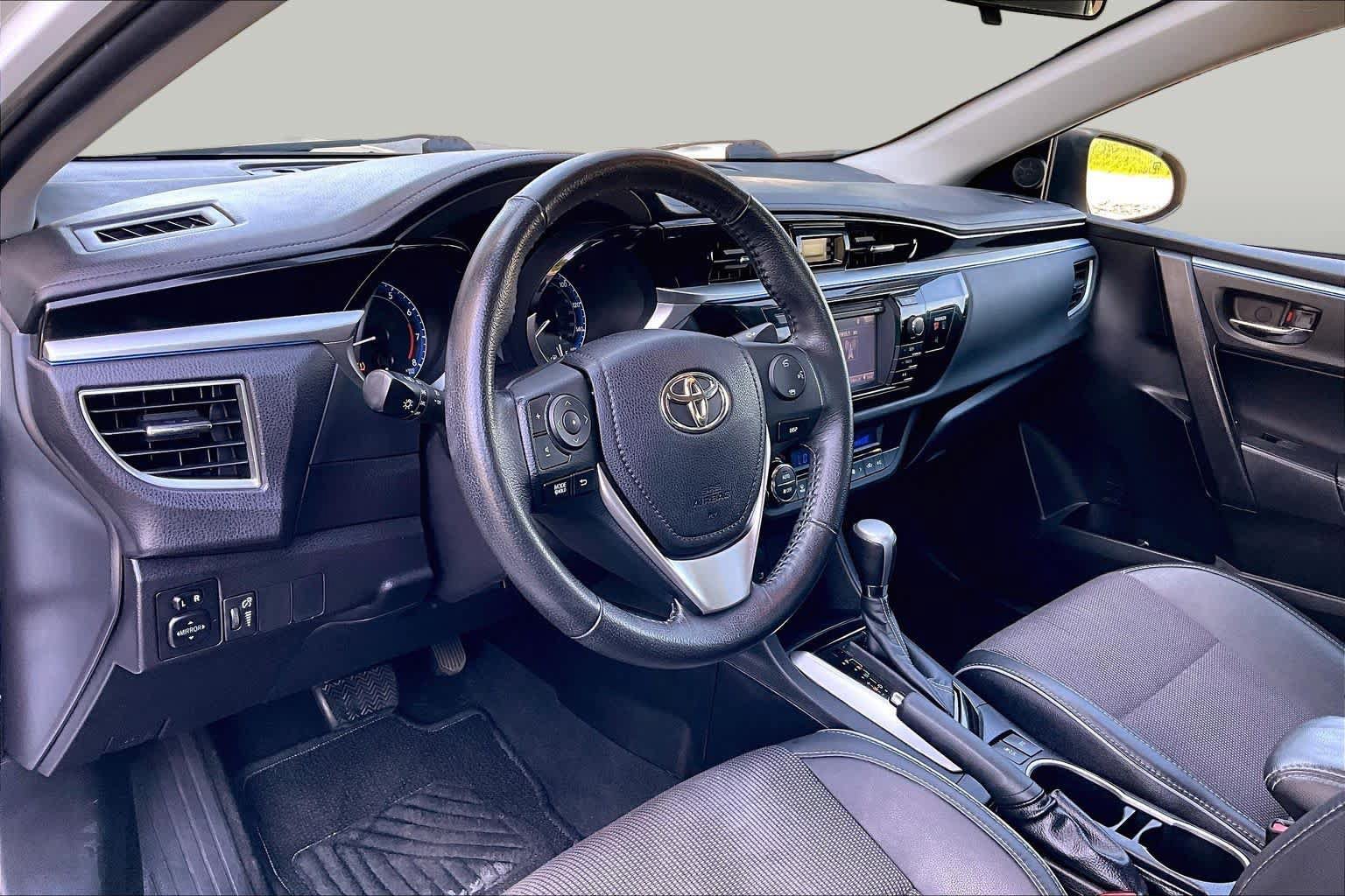 Used 2015 Toyota Corolla S FWD image 18