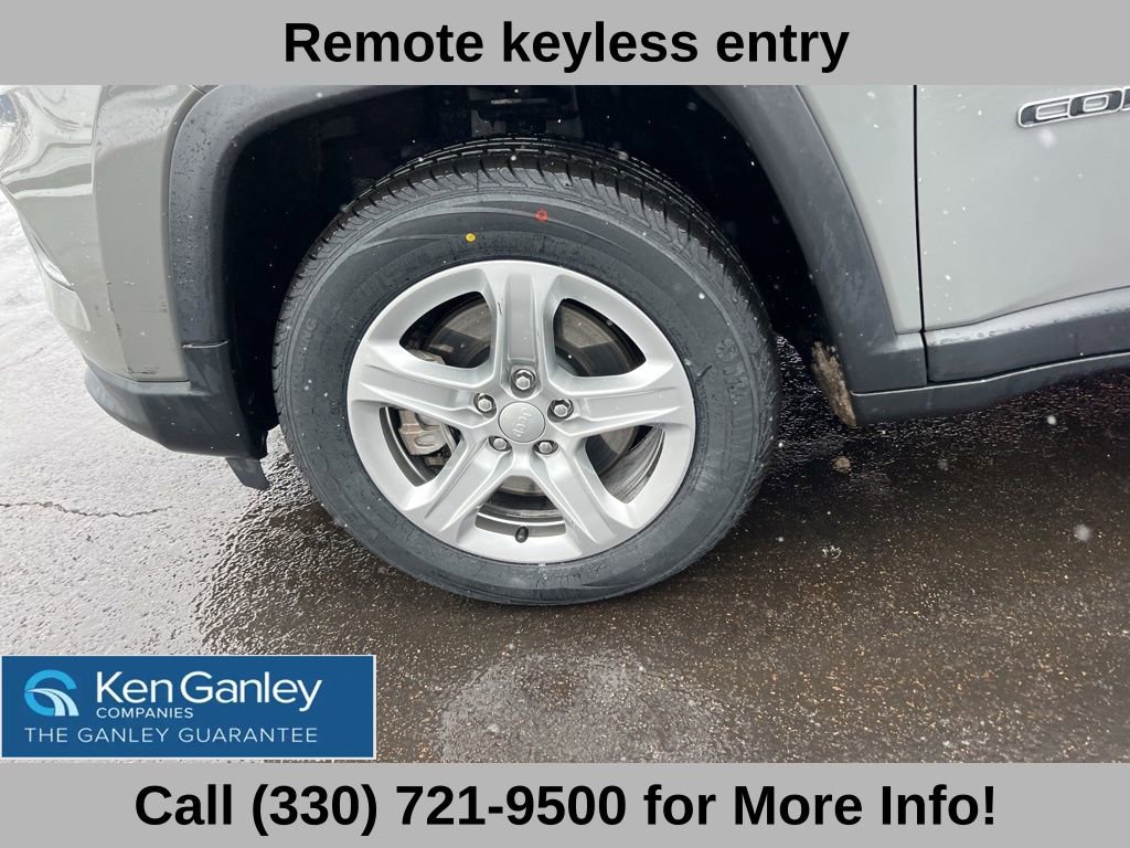 Used 2023 Jeep Compass Latitude image 16