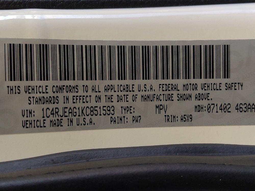 Used 2019 Jeep Grand Cherokee Laredo image 33