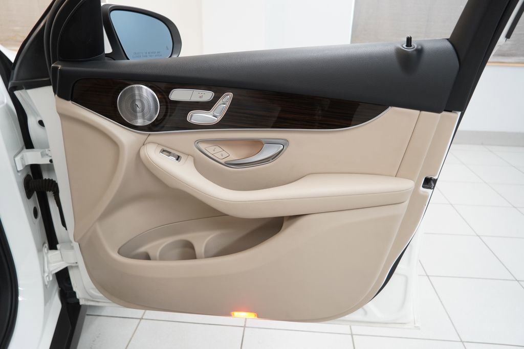 Used 2017 Mercedes-Benz GLC 300 4MATIC image 36