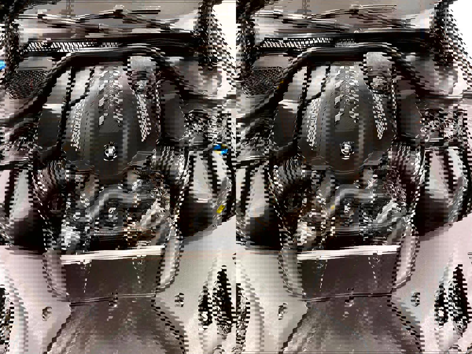 Used 2022 BMW M550i xDrive w/ Executive Package image 35