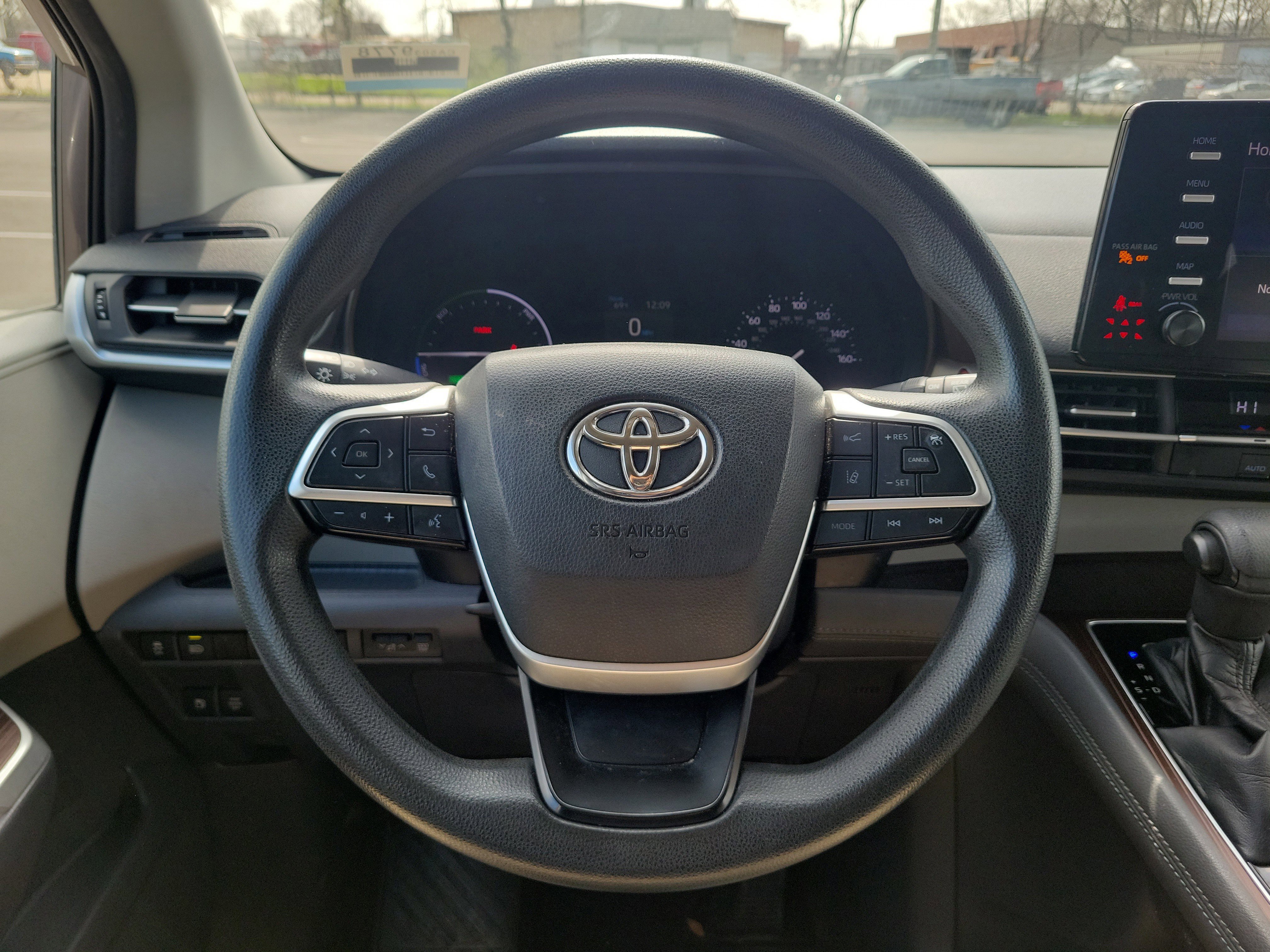 Used 2021 Toyota Sienna LE image 21