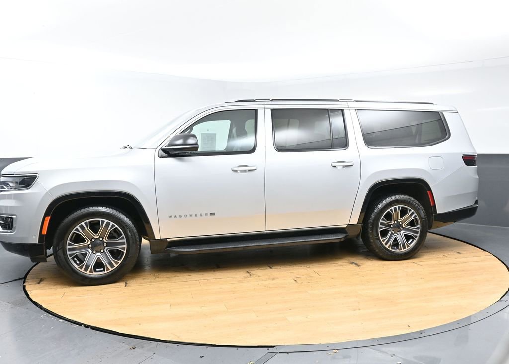 Used 2024 Jeep Wagoneer L Series II RWD image 6