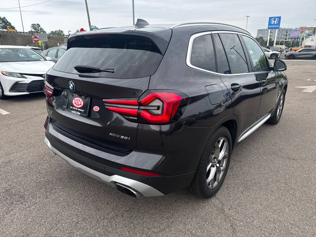 Used 2023 BMW X3 xDrive30i w/ Premium Package w/ZPA AWD/4WD image 7