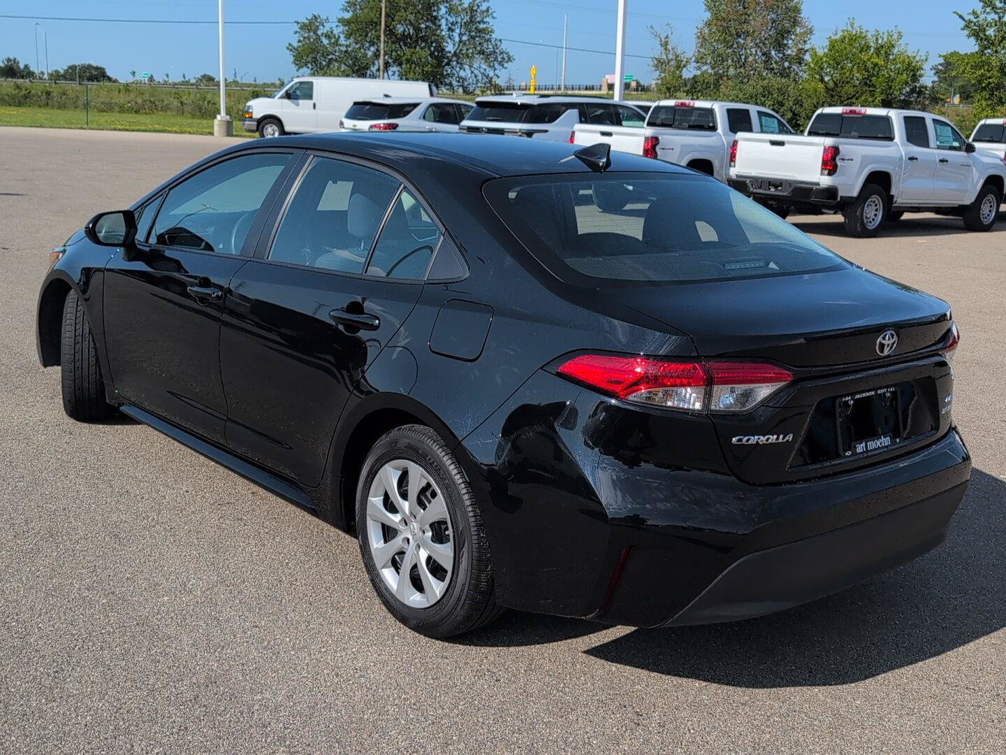 Used 2024 Toyota Corolla LE FWD image 3