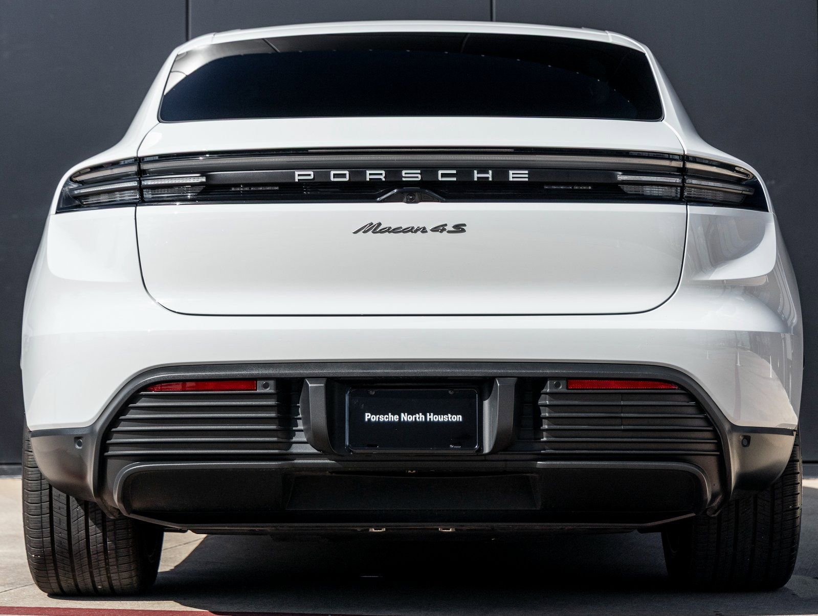 Certified 2025 Porsche Macan 4S Electric image 10