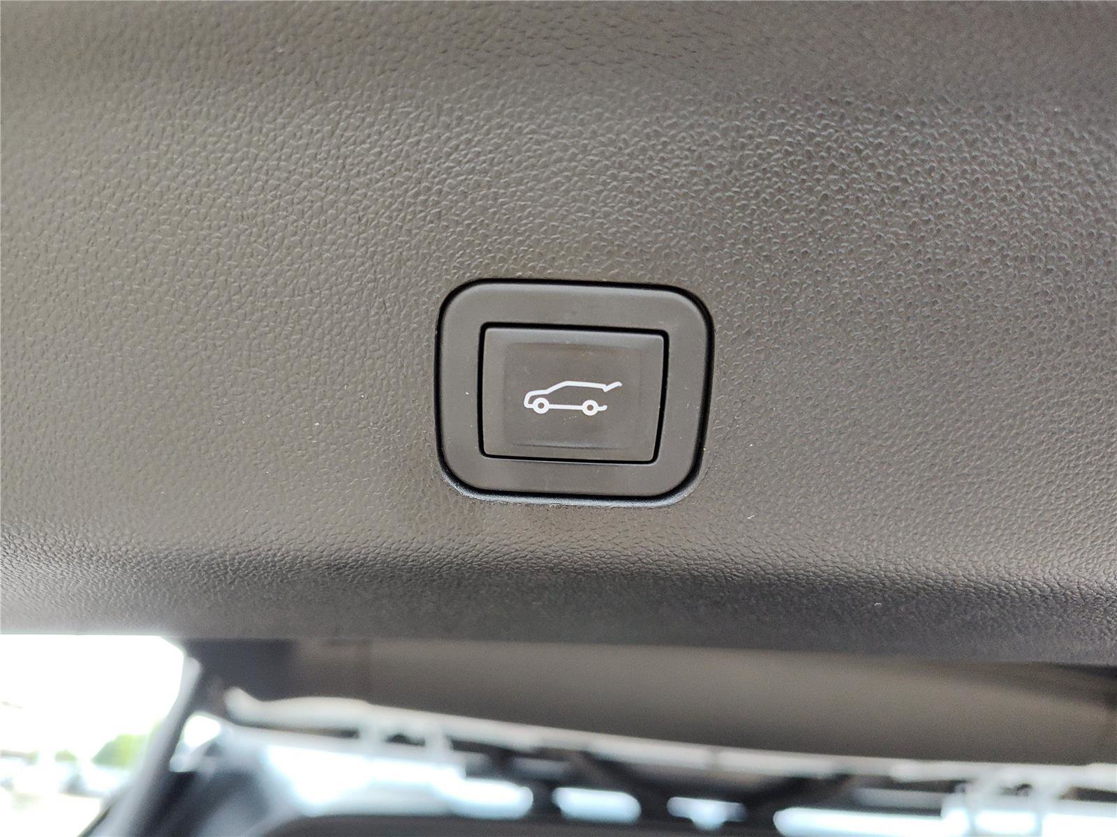 Used 2026 GMC Yukon Denali Ultimate AWD/4WD image 9