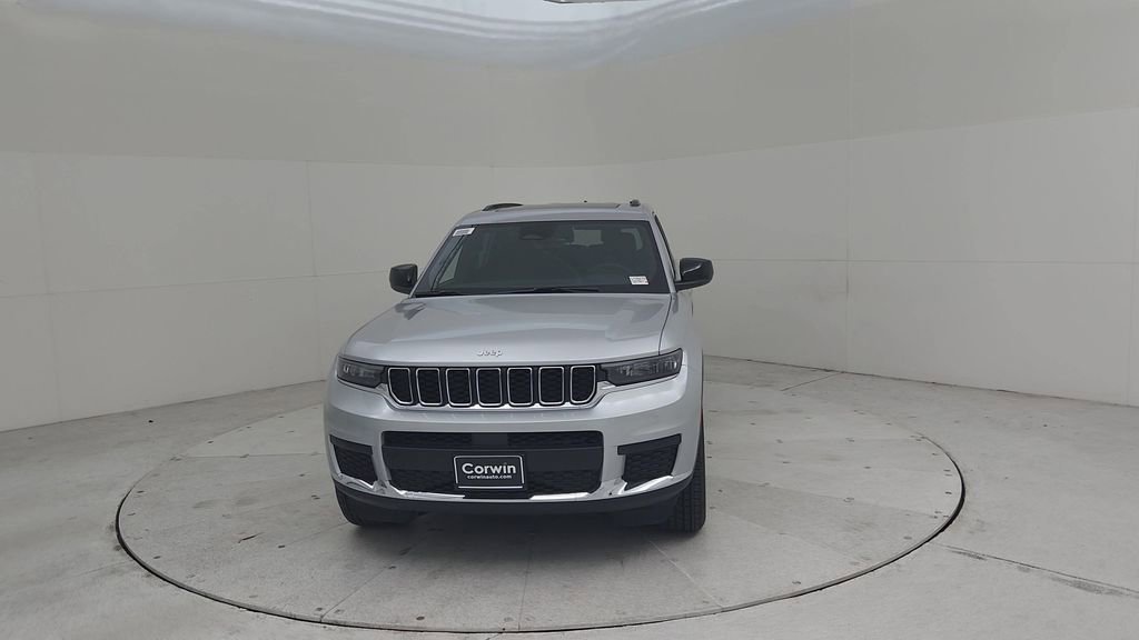 New 2025 Jeep Grand Cherokee L Laredo image 5