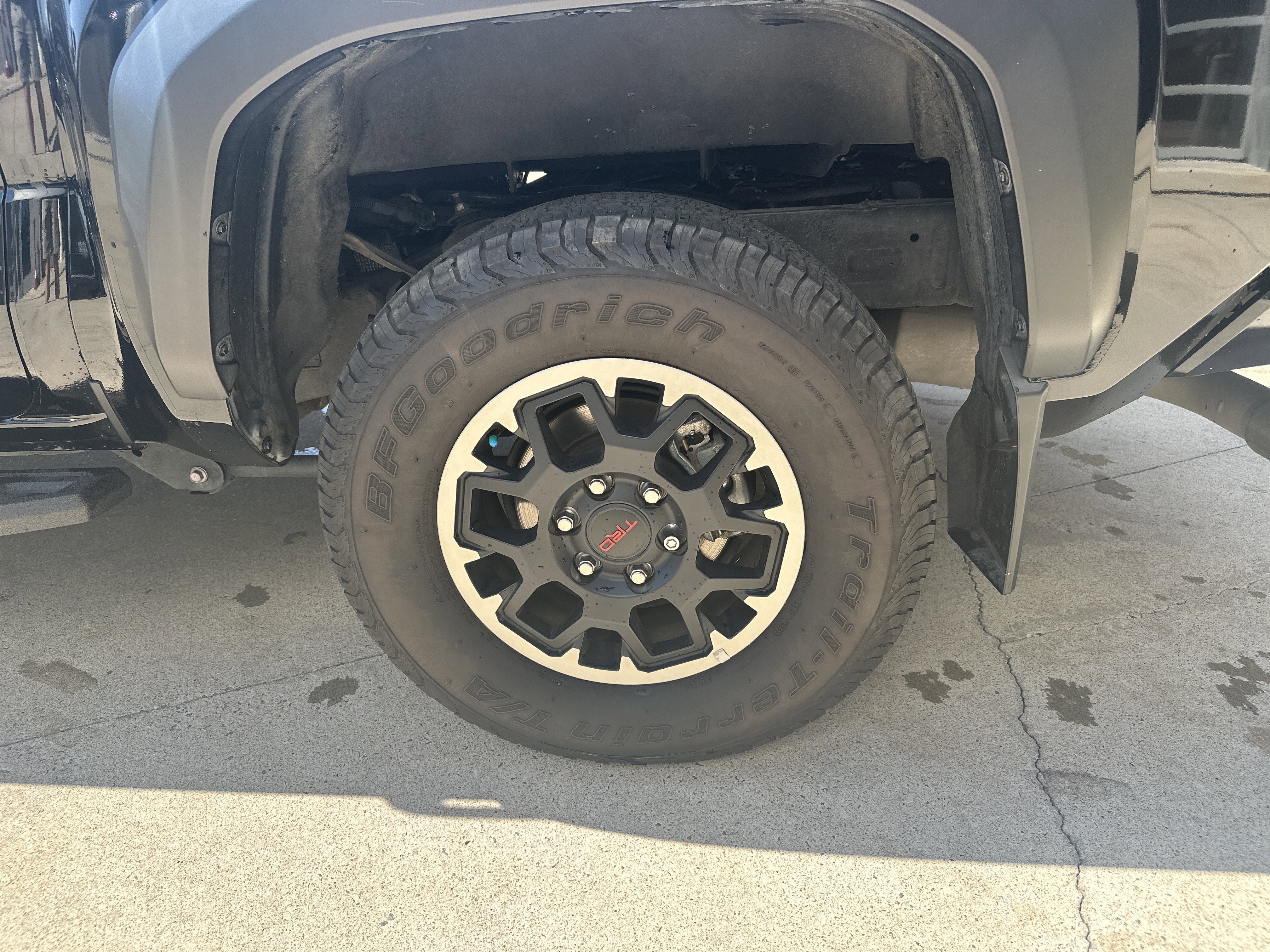 Used 2024 Toyota Tacoma TRD Off-Road AWD/4WD image 34