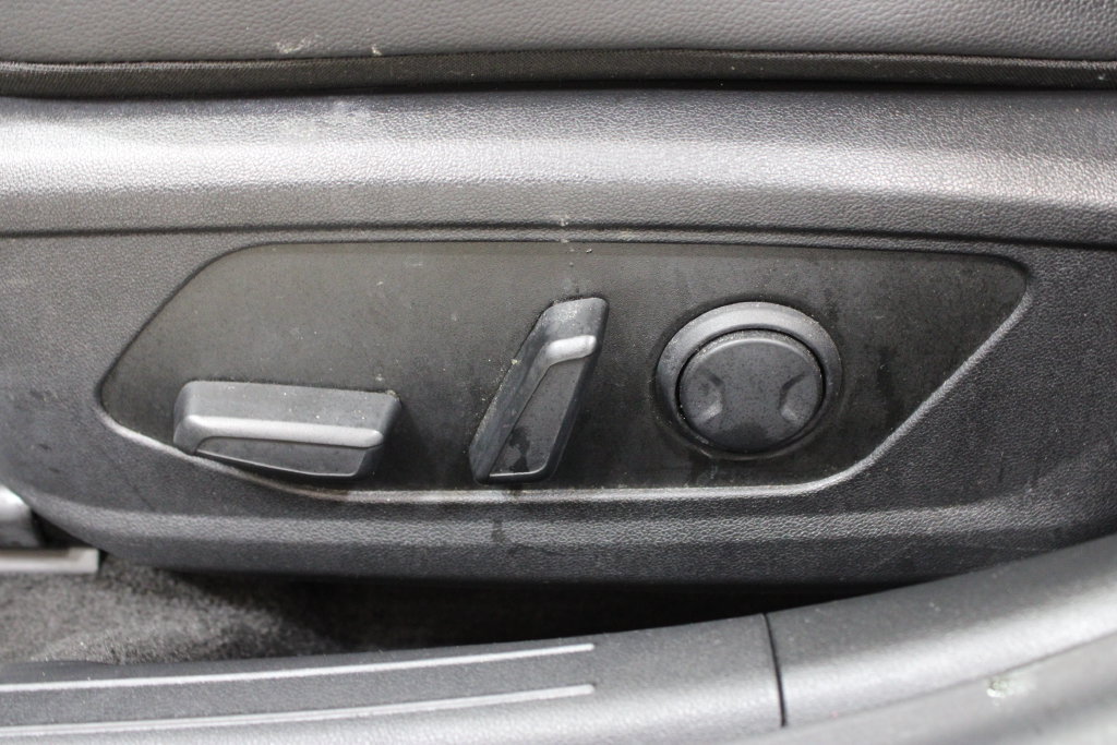 Used 2024 Hyundai Elantra Limited FWD image 20
