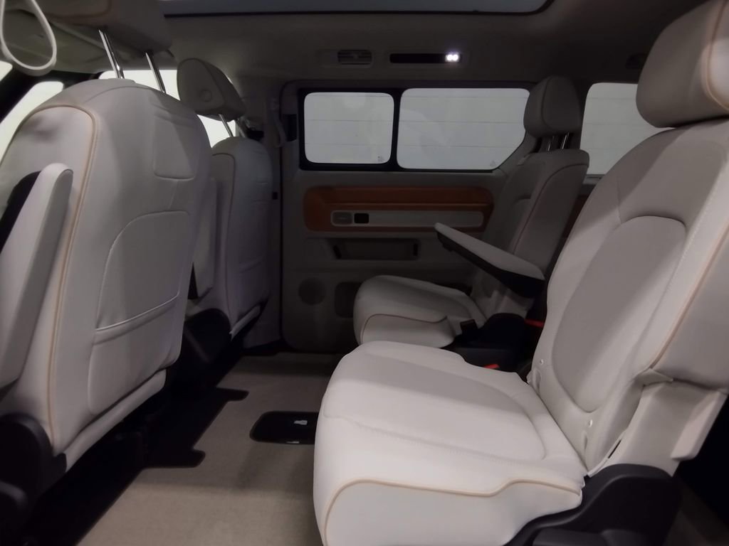 New 2025 Volkswagen ID. Buzz 1st Edition image 35