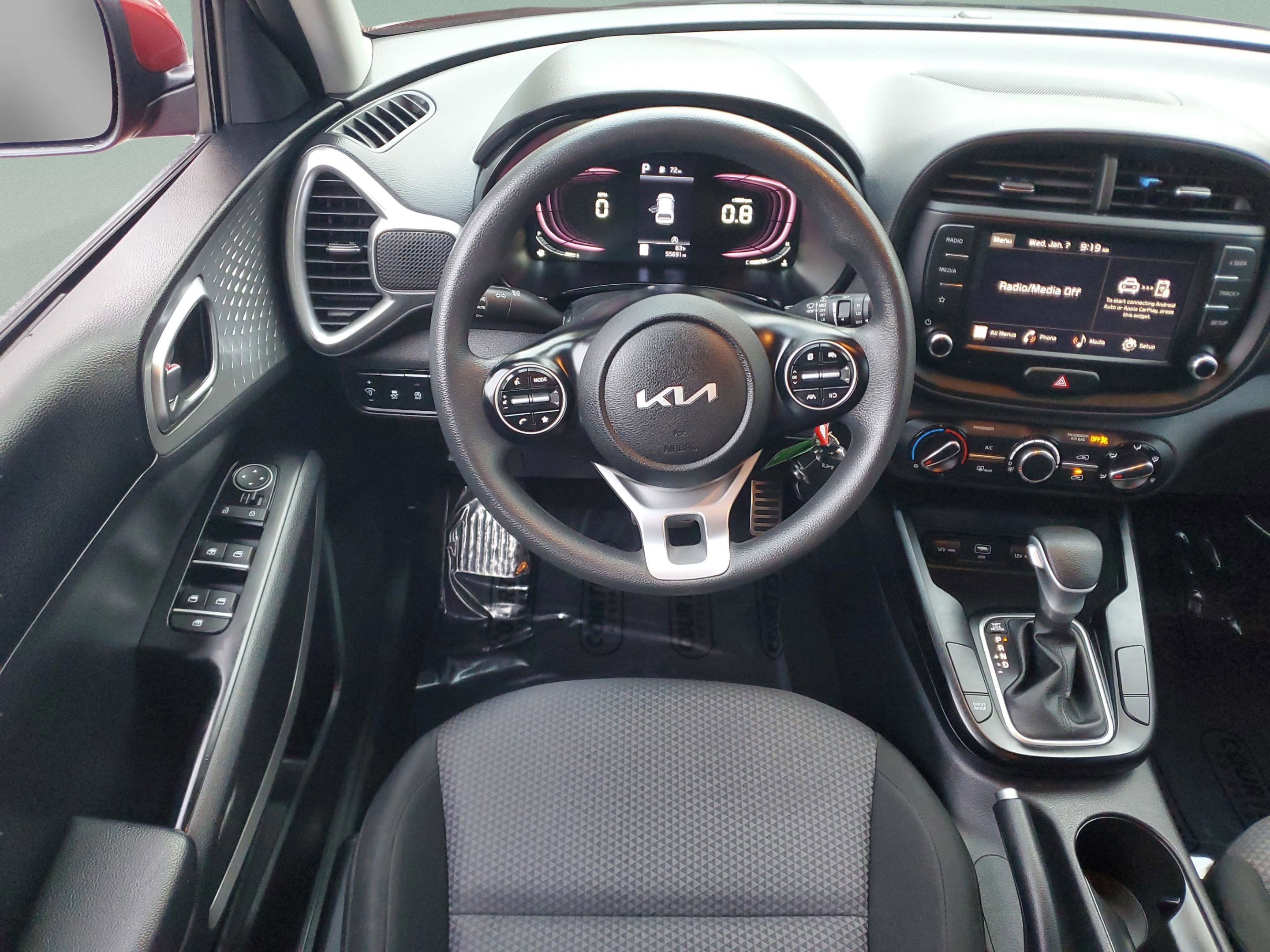 Certified 2023 Kia Soul LX w/ LX Technology Package image 9