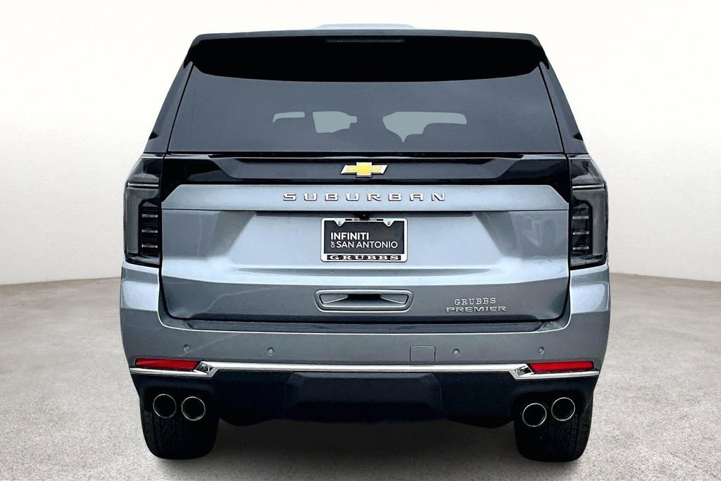 Used 2025 Chevrolet Suburban Premier image 6