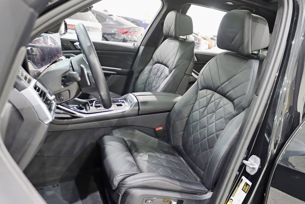 Used 2023 BMW X7 xDrive40i w/ Executive Package image 27