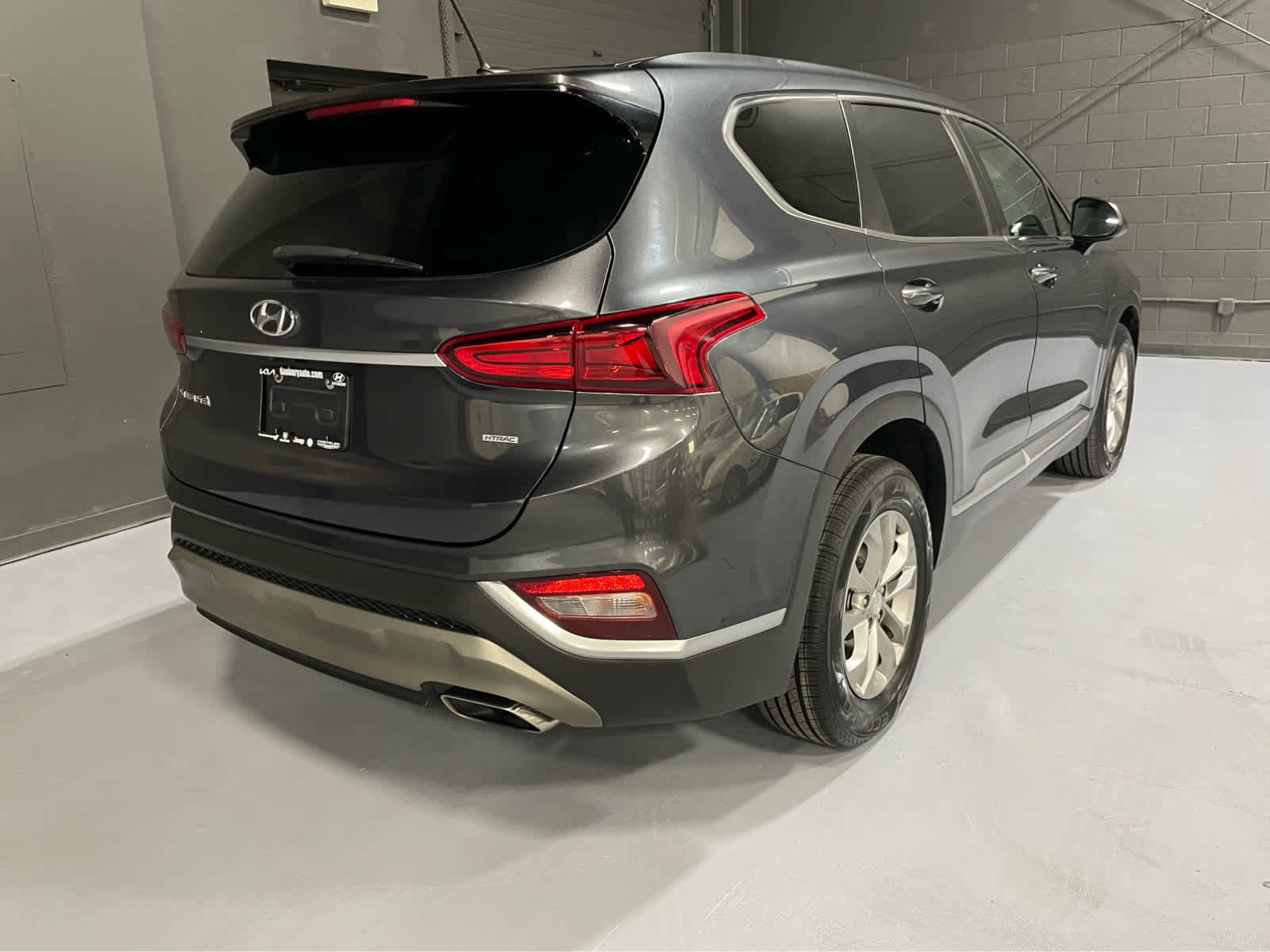 Used 2020 Hyundai Santa Fe SE w/ Cargo Package AWD/4WD image 7