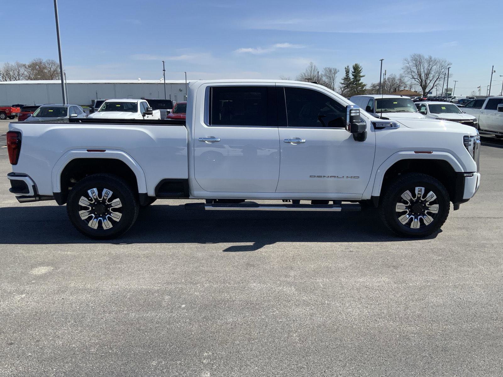 Used 2024 GMC Sierra 3500 Denali AWD/4WD image 19