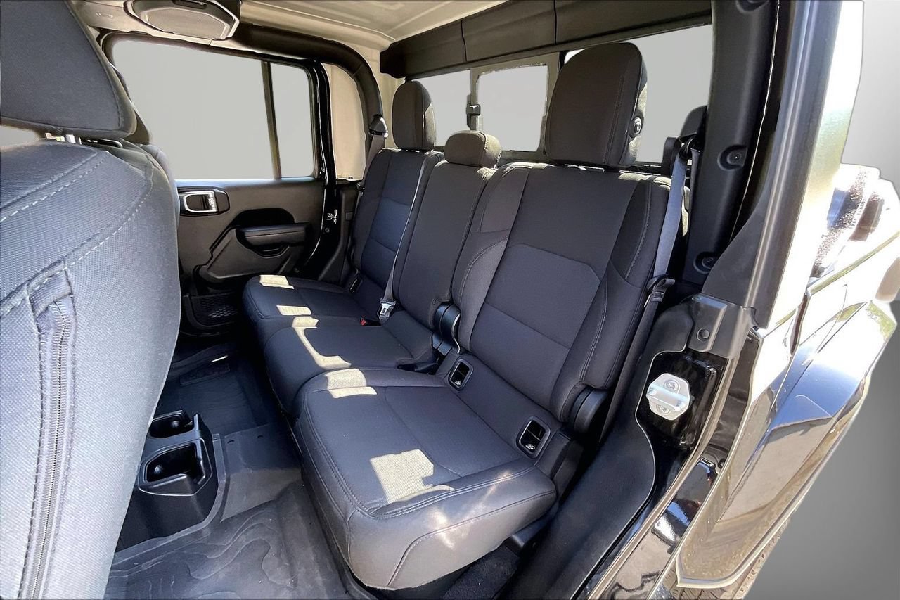 Used 2023 Jeep Gladiator Sport AWD/4WD image 21