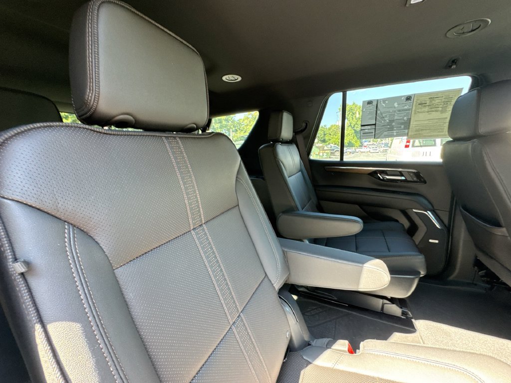Used 2025 Chevrolet Tahoe High Country AWD/4WD image 29