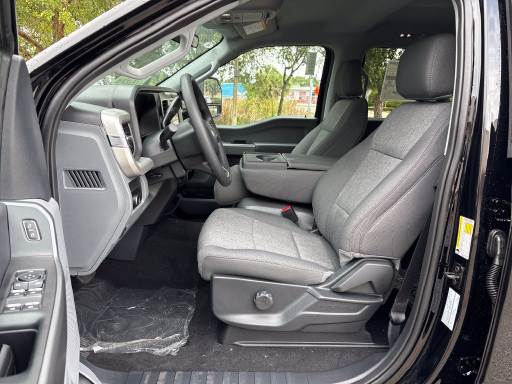 New 2026 Ford F250 4x4 Crew Cab Super Duty image 28