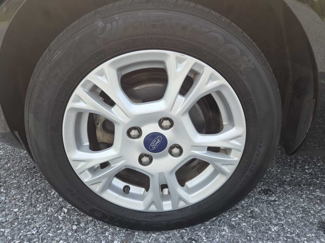 Used 2016 Ford Fiesta SE FWD image 31