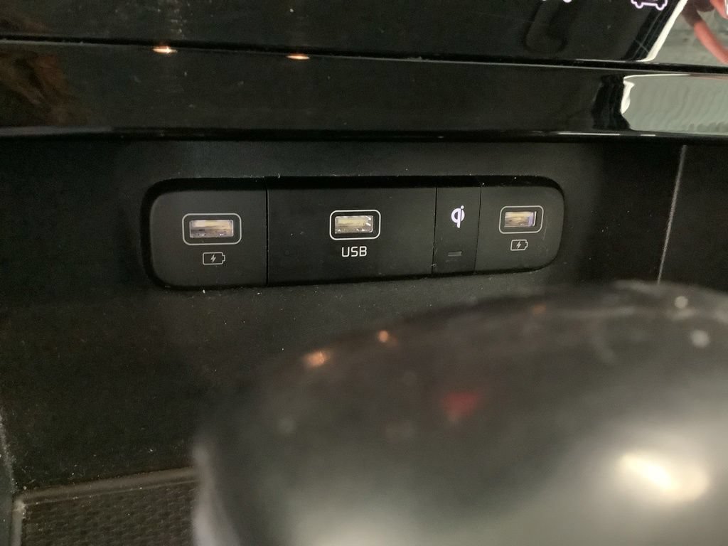 Certified 2023 Kia Carnival SX FWD image 16