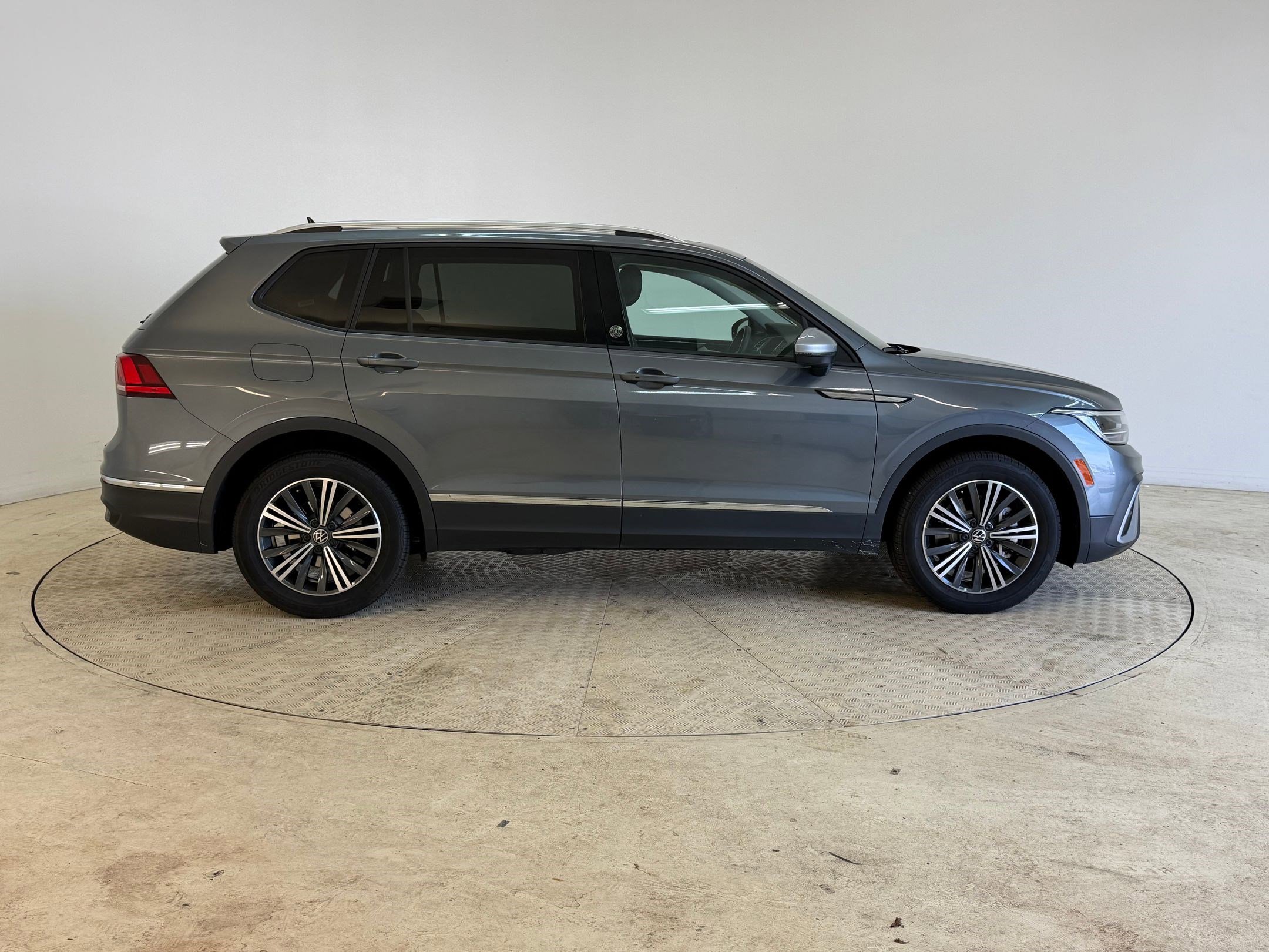 Used 2024 Volkswagen Tiguan Wolfsburg Edition image 8