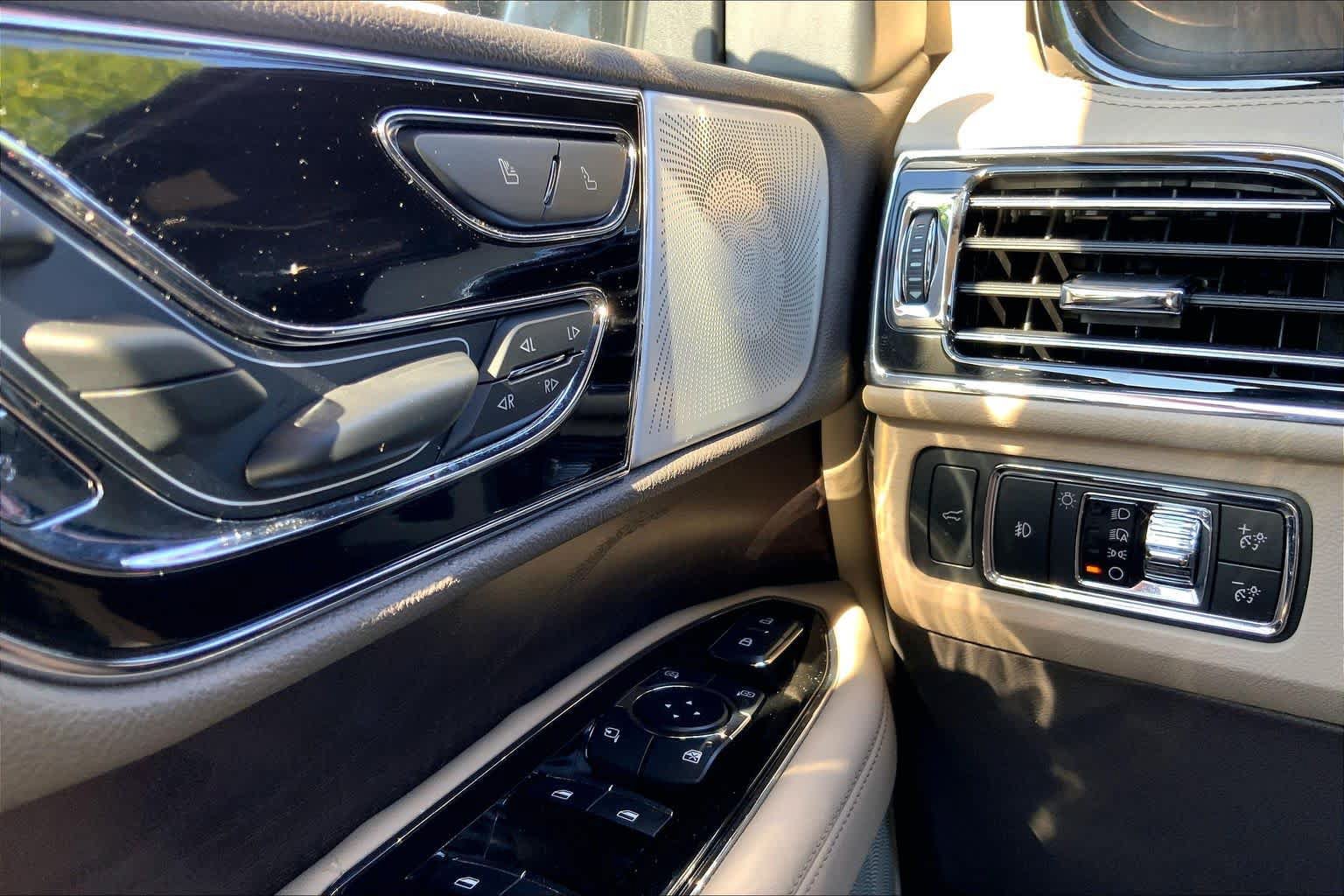 Used 2024 Lincoln Navigator Reserve AWD/4WD image 34