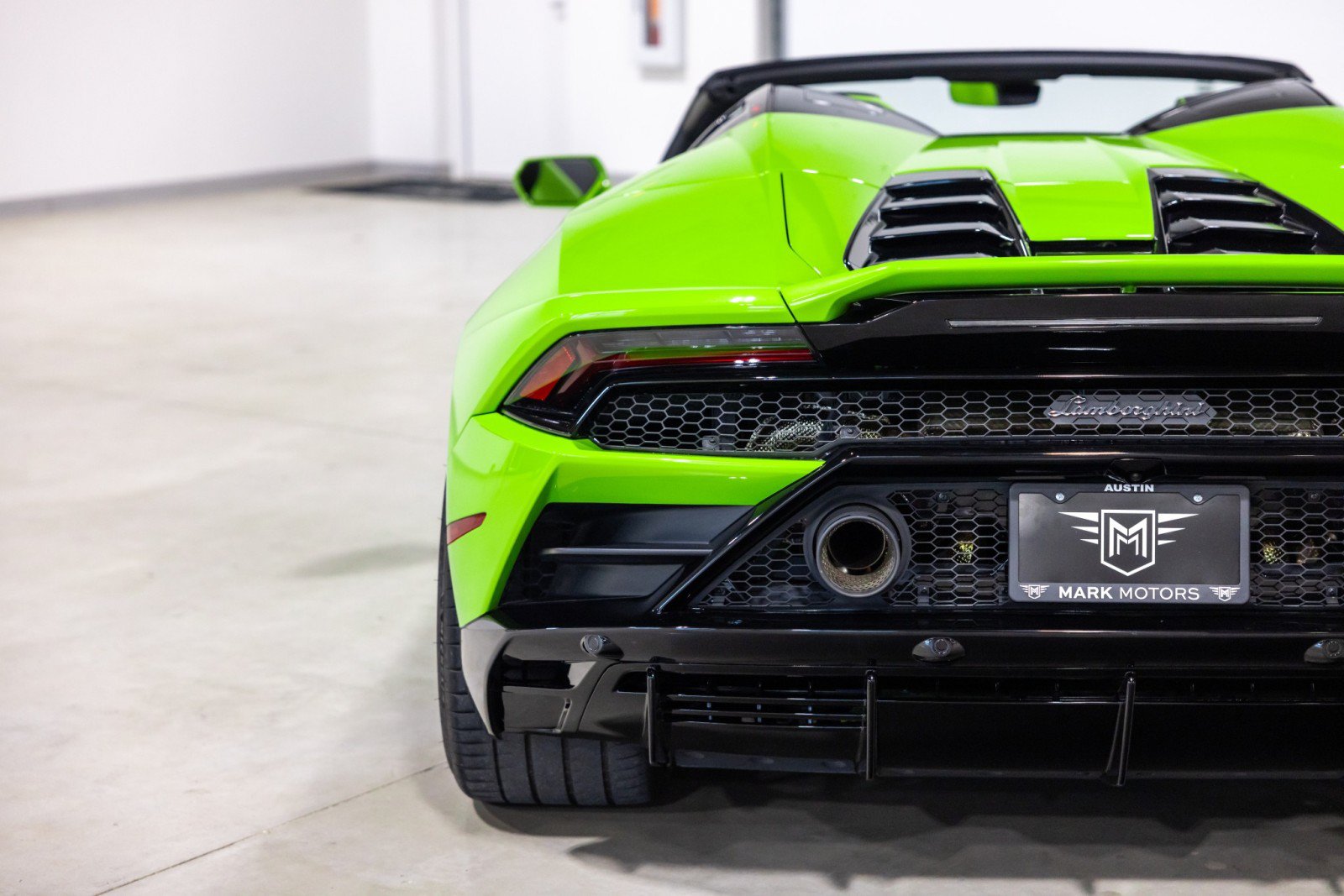 Used 2023 Lamborghini Huracan EVO AWD/4WD image 14
