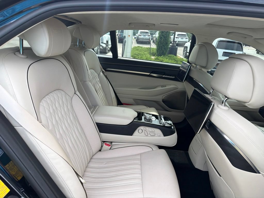 Used 2021 Genesis G90 5.0 Ultimate RWD image 17